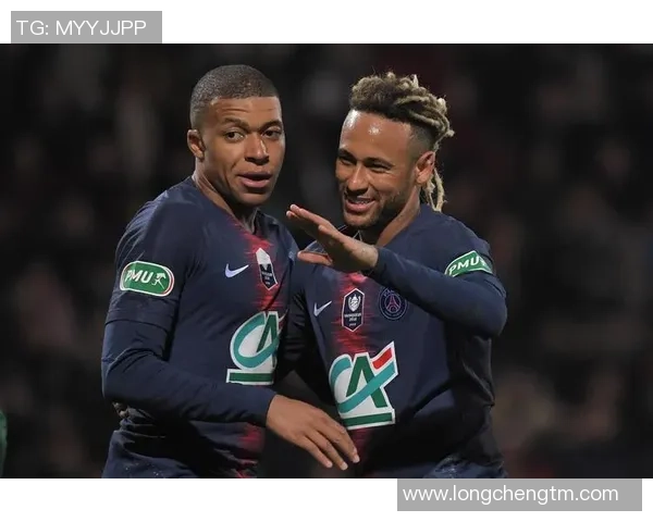 蓉港足球明星全景盘点及其成就与影响力分析