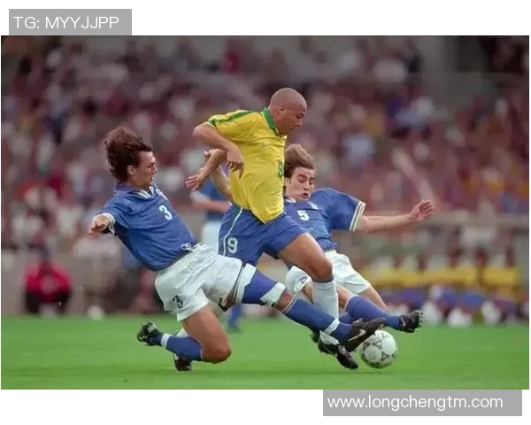 足球明星们的生日盛典回顾与精彩瞬间分享