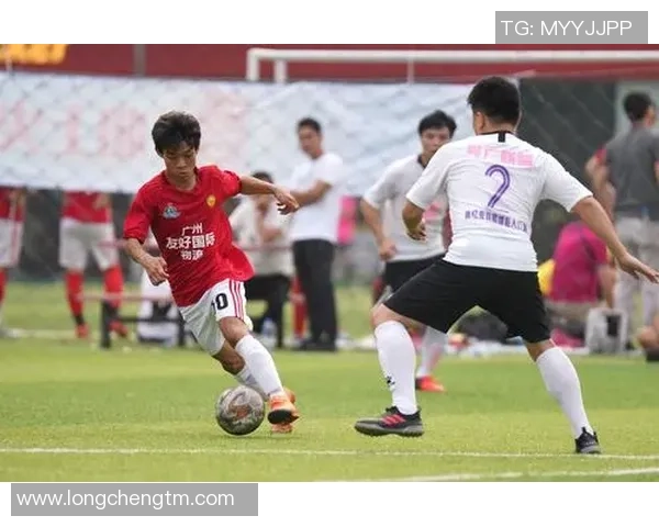 足球焦点：深圳足球队的耐力探讨